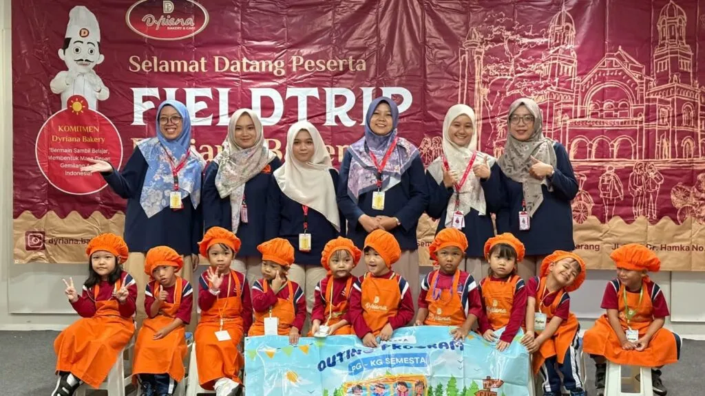 Peserta cooking class playgroup Semesta bersama guru