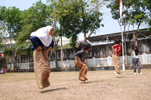 Suasana 17 Agustusan di SMP-SMA Semesta